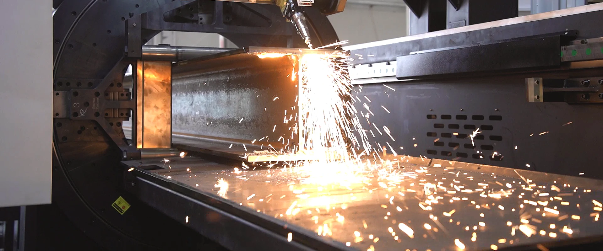 تطبيقات آلات قطع الأنابيب بالليزر.webp