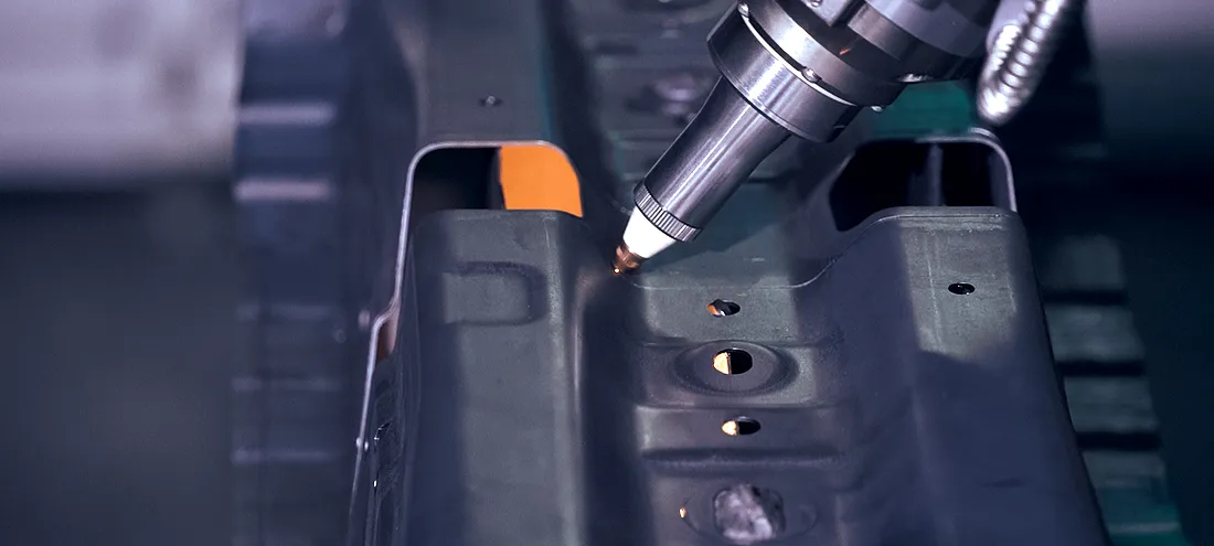 قطع بالليزر.webp